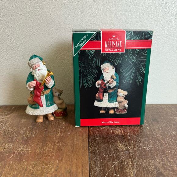 Hallmark VINTAGE 1992 Merry Olde Santa green coat with teddy bear ornament - Picture 1 of 2